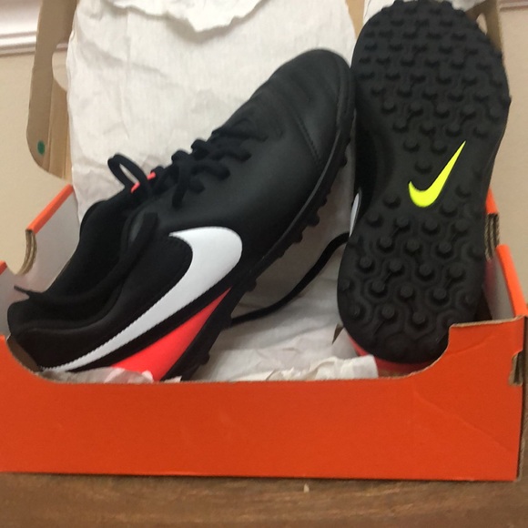Nike Black and Orange Size 7 - Picture 3 of 5